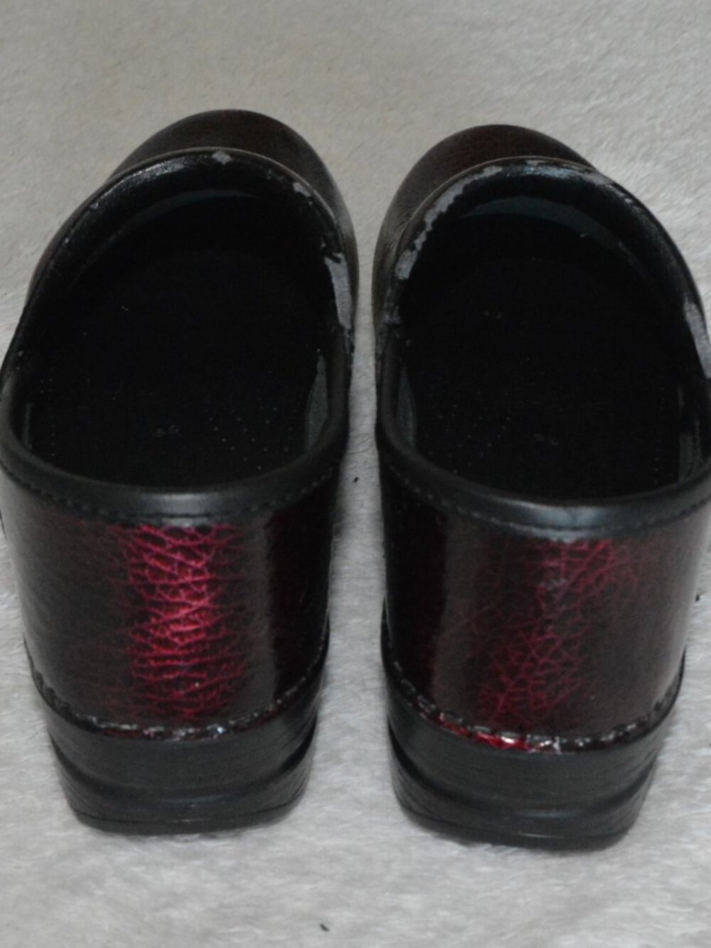 Dansko Women's Clogs Glossy Dark Red and Burgundy Crackle Women's EU 39/US 8.5 - Picture 4 of 8